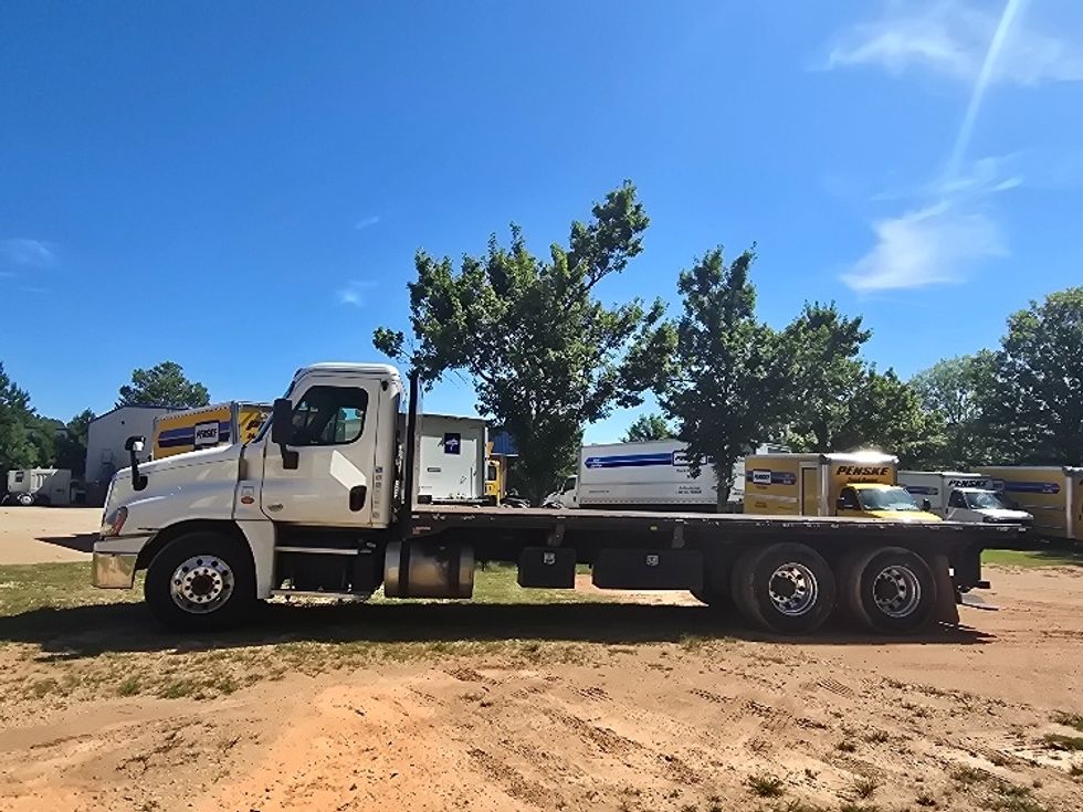 Flatbed Truck-Light and Medium Duty Trucks-Freightliner-2018-Cascadia X12564S-Mcdonough-GA-217,116\n\t\tmiles-$ 107,250 - Image 4