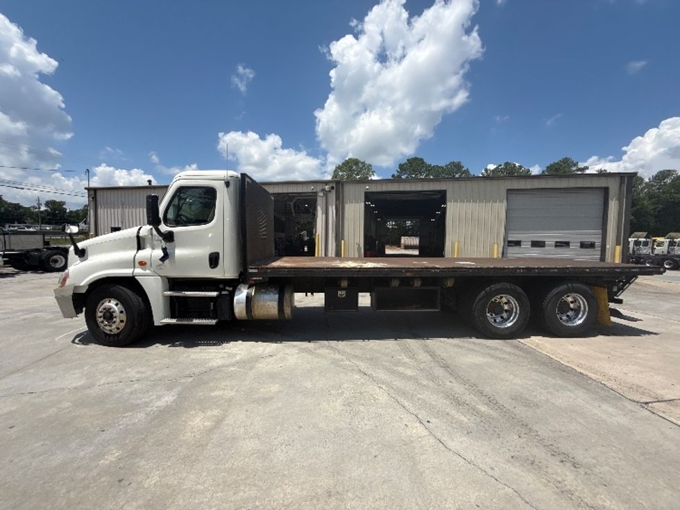 Flatbed Truck-Light and Medium Duty Trucks-Freightliner-2018-Cascadia X12564S-Mcdonough-GA-340,213\n\t\tmiles-$ 100,500 - Image 4