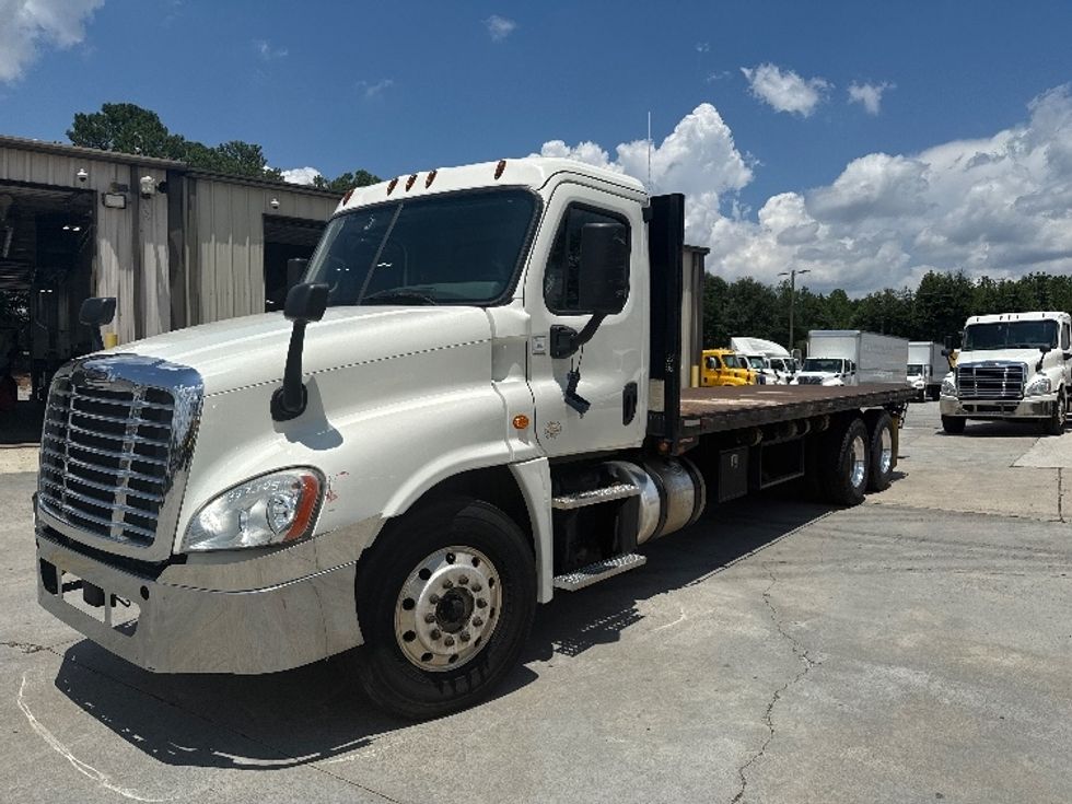 Flatbed Truck-Light and Medium Duty Trucks-Freightliner-2018-Cascadia X12564S-Mcdonough-GA-340,213\n\t\tmiles-$ 100,500 - Image 3