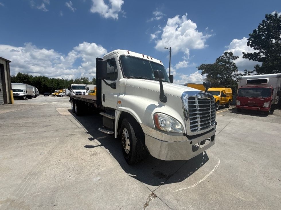 Flatbed Truck-Light and Medium Duty Trucks-Freightliner-2018-Cascadia X12564S-Mcdonough-GA-340,213\n\t\tmiles-$ 100,500 - Image 1
