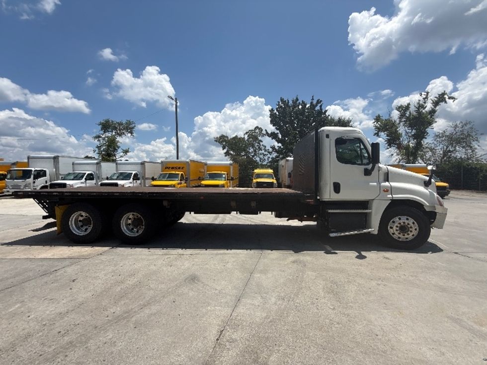 Flatbed Truck-Light and Medium Duty Trucks-Freightliner-2018-Cascadia X12564S-Mcdonough-GA-340,213\n\t\tmiles-$ 100,500 - Image 15
