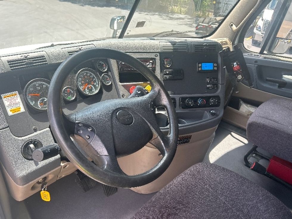 Flatbed Truck-Light and Medium Duty Trucks-Freightliner-2018-Cascadia X12564S-Norcross-GA-177,469\n\t\tmiles-$ 104,250 - Image 13