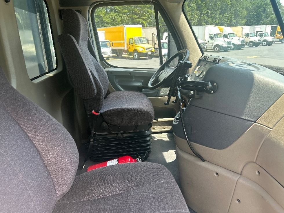 Flatbed Truck-Light and Medium Duty Trucks-Freightliner-2018-Cascadia X12564S-Norcross-GA-177,469\n\t\tmiles-$ 104,250 - Image 18