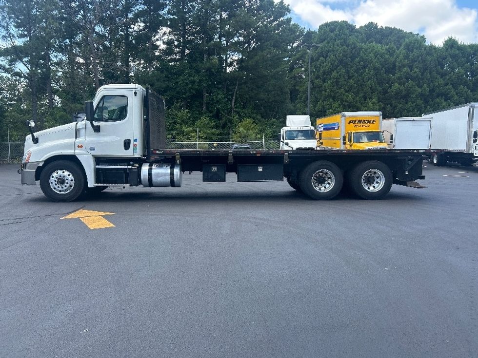 Flatbed Truck-Light and Medium Duty Trucks-Freightliner-2018-Cascadia X12564S-Norcross-GA-177,469\n\t\tmiles-$ 104,250 - Image 4
