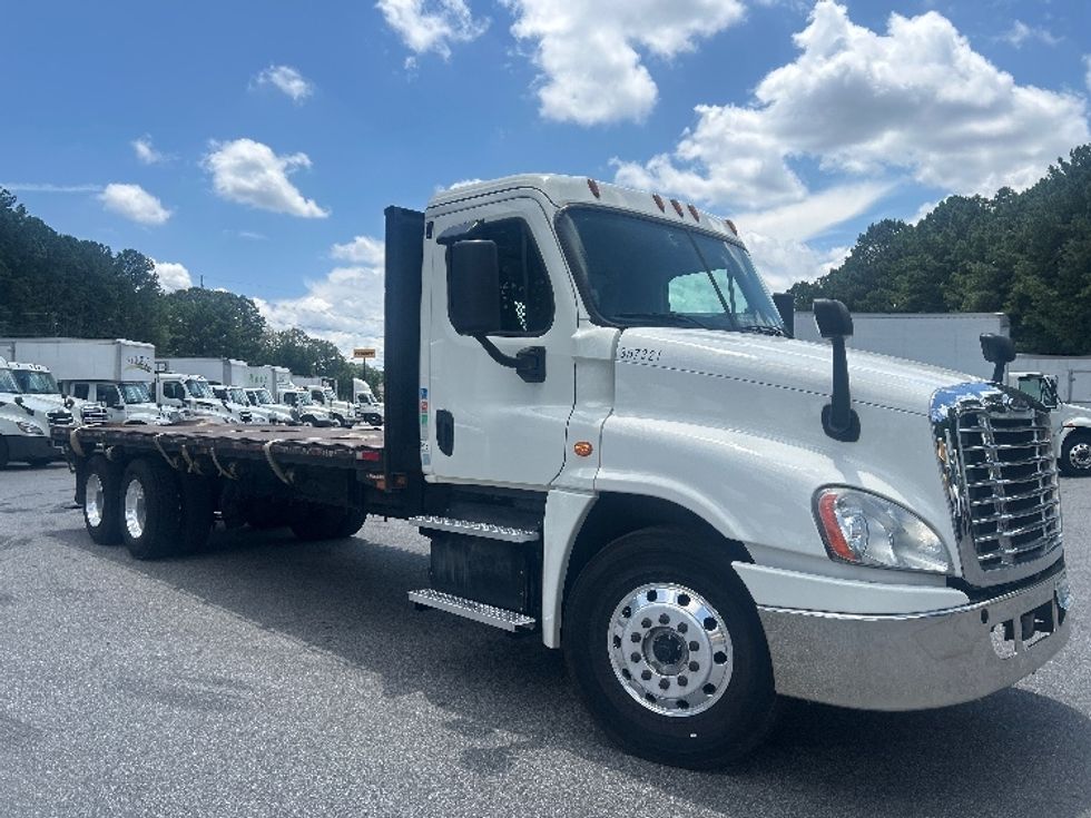 Flatbed Truck-Light and Medium Duty Trucks-Freightliner-2018-Cascadia X12564S-Norcross-GA-207,768\n\t\tmiles-$ 107,500 - Image 1