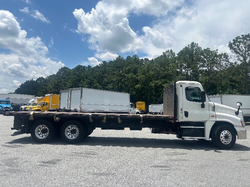 Flatbed Truck-Light and Medium Duty Trucks-Freightliner-2018-Cascadia X12564S-Norcross-GA-207,768\n\t\tmiles-$ 107,500 - Image 10