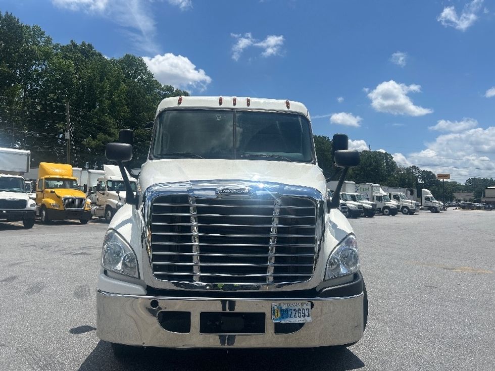 Flatbed Truck-Light and Medium Duty Trucks-Freightliner-2018-Cascadia X12564S-Norcross-GA-207,768\n\t\tmiles-$ 107,500 - Image 2