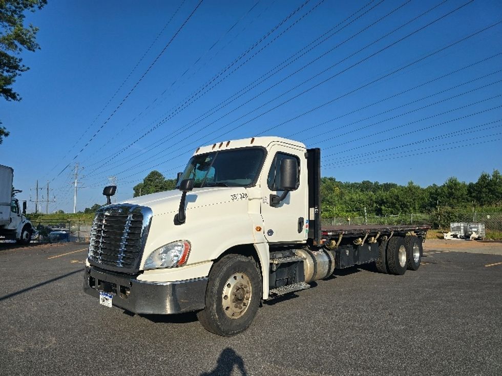 Flatbed Truck-Light and Medium Duty Trucks-Freightliner-2018-Cascadia X12564S-Norcross-GA-257,198\n\t\tmiles-$ 104,750 - Image 3