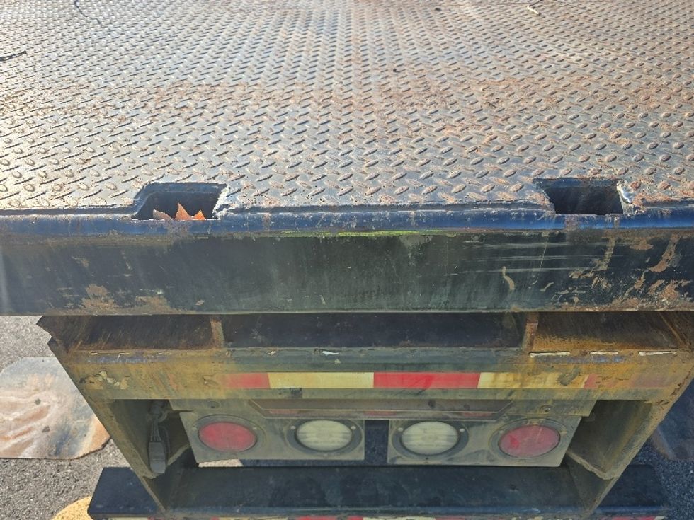 Flatbed Truck-Light and Medium Duty Trucks-Freightliner-2018-Cascadia X12564S-Norcross-GA-257,198\n\t\tmiles-$ 104,750 - Image 7