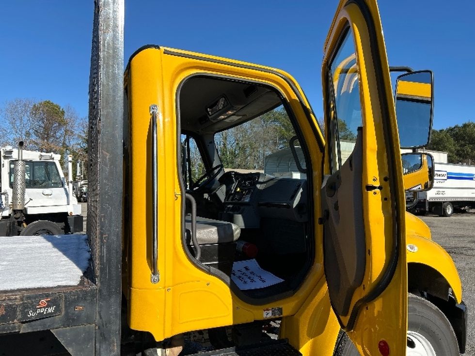 Flatbed Truck-Light and Medium Duty Trucks-Freightliner-2018-M2-Ashland-VA-140,027\n\t\tmiles-$ 56,500 - Image 16