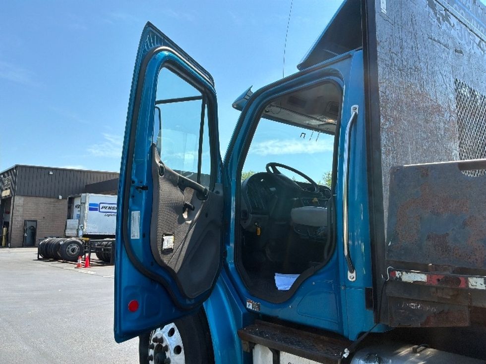 Flatbed Truck-Light and Medium Duty Trucks-Freightliner-2018-M2-Bensalem-PA-215,235\n\t\tmiles-$ 11,500 - Image 14