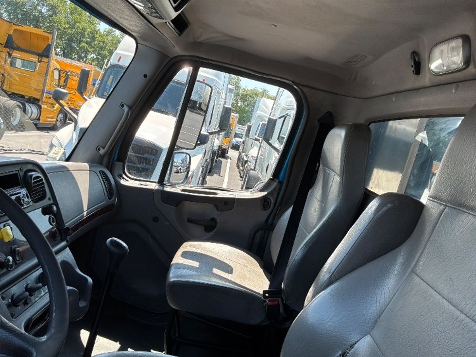 Flatbed Truck-Light and Medium Duty Trucks-Freightliner-2018-M2-Bensalem-PA-215,235\n\t\tmiles-$ 11,500 - Image 17