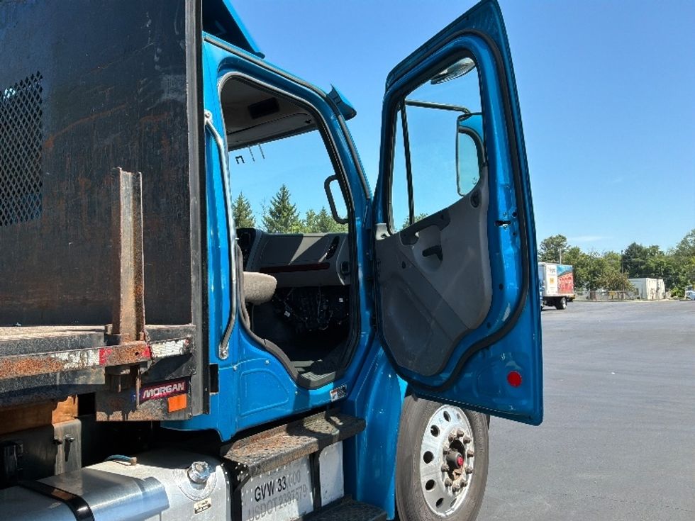 Flatbed Truck-Light and Medium Duty Trucks-Freightliner-2018-M2-Bensalem-PA-215,235\n\t\tmiles-$ 11,500 - Image 18