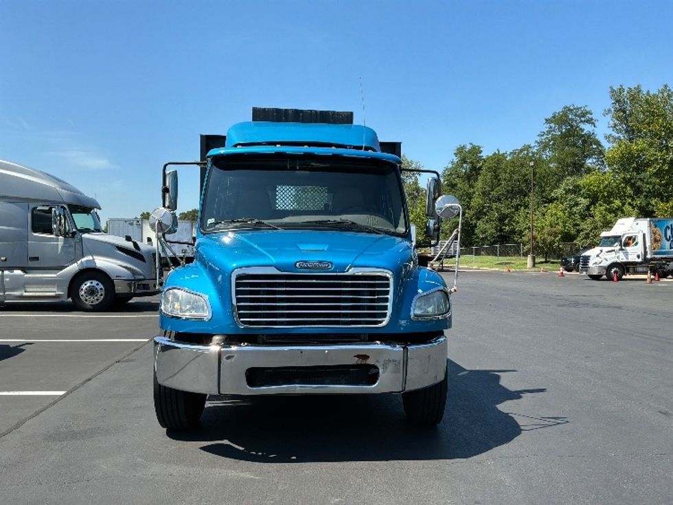 Flatbed Truck-Light and Medium Duty Trucks-Freightliner-2018-M2-Bensalem-PA-215,235\n\t\tmiles-$ 11,500 - Image 2