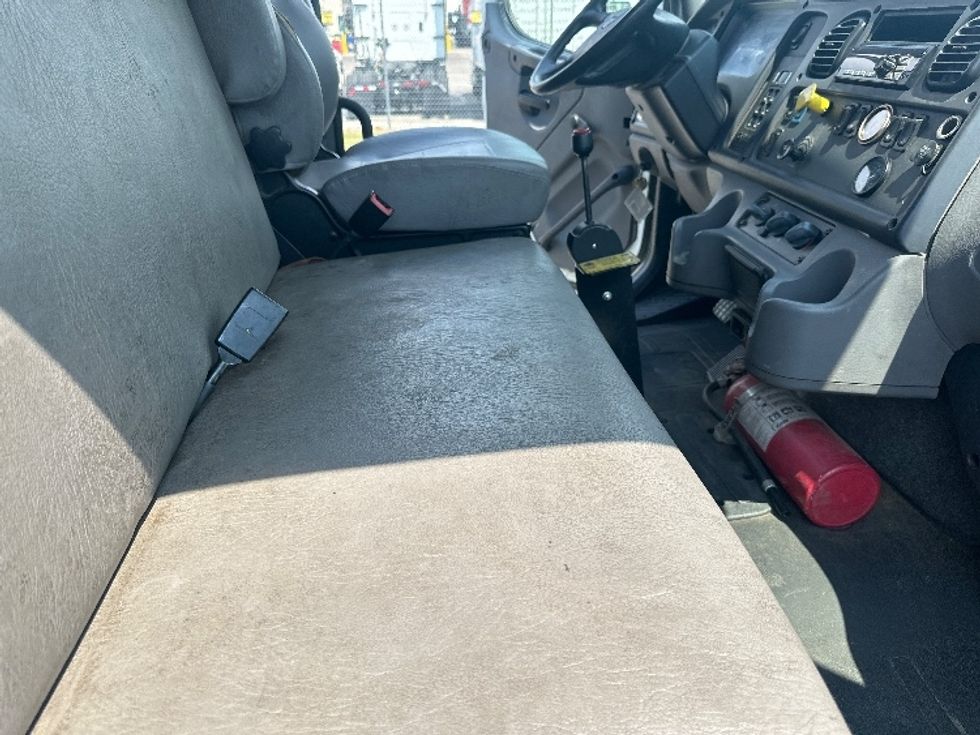 Flatbed Truck-Light and Medium Duty Trucks-Freightliner-2018-M2-Birmingham-AL-254,028\n\t\tmiles-$ 52,000 - Image 20