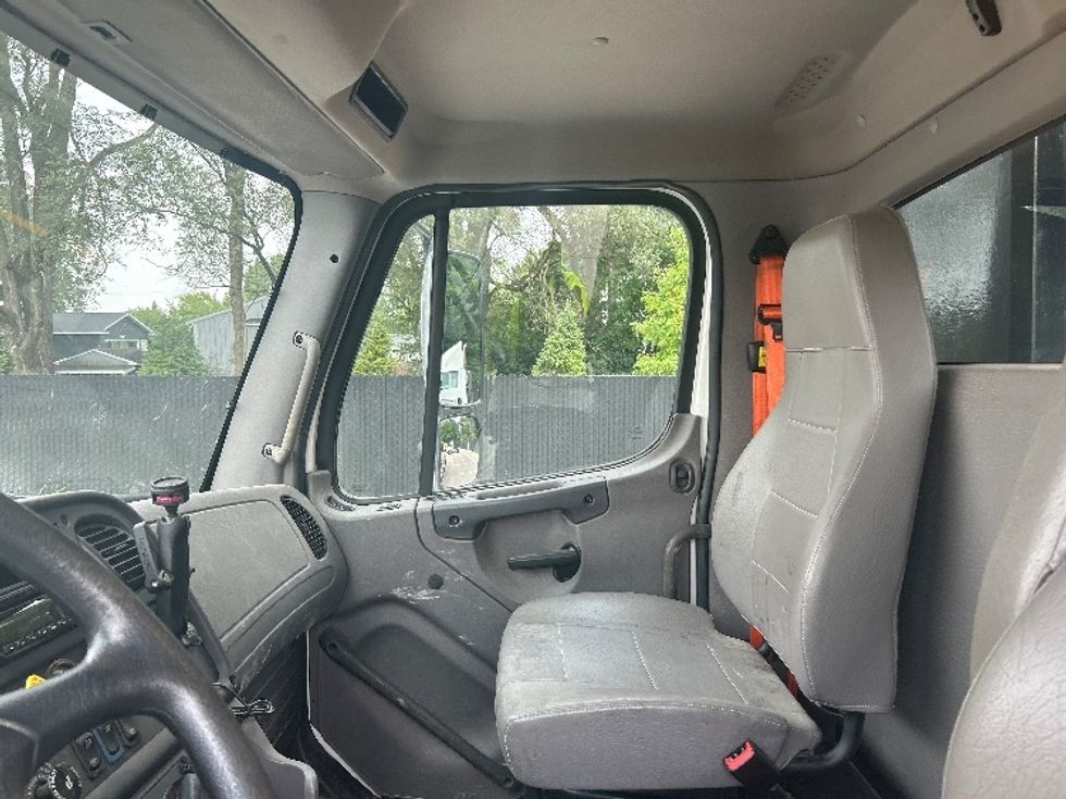 Flatbed Truck-Light and Medium Duty Trucks-Freightliner-2018-M2-Byron Center-MI-137,055\n\t\tmiles-$ 45,750 - Image 19