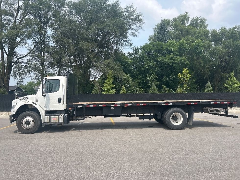 Flatbed Truck-Light and Medium Duty Trucks-Freightliner-2018-M2-Byron Center-MI-137,055\n\t\tmiles-$ 45,750 - Image 4