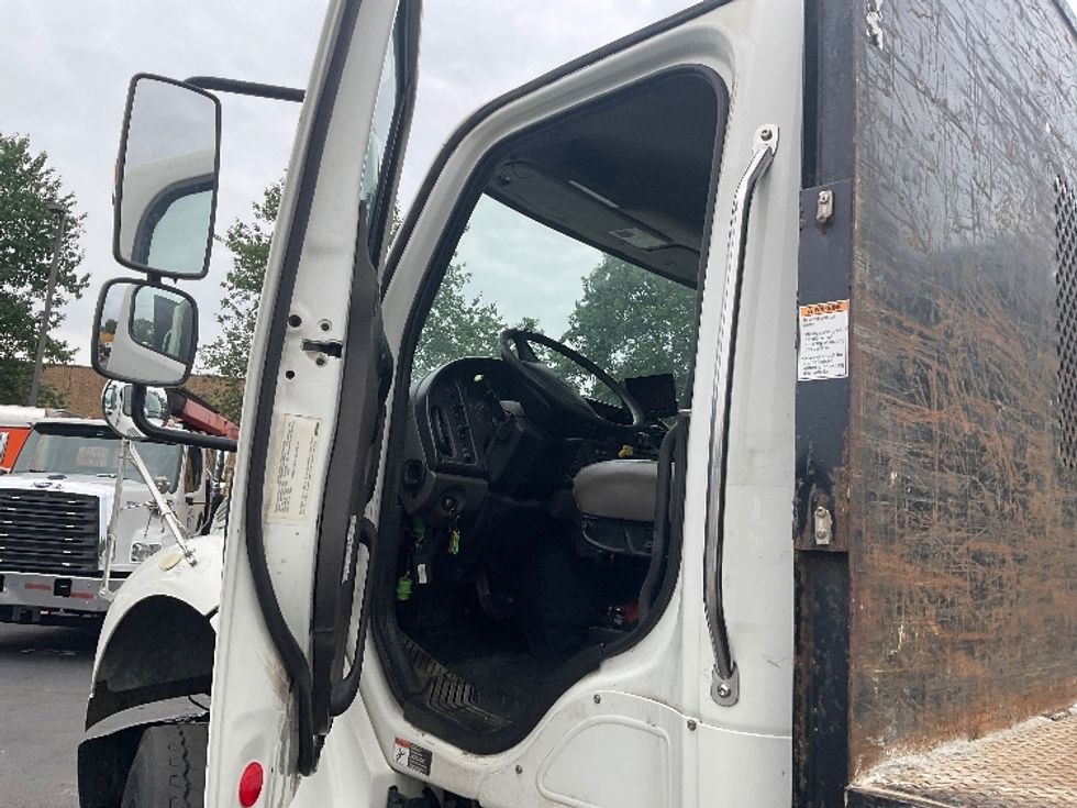 Flatbed Truck-Light and Medium Duty Trucks-Freightliner-2018-M2-Capitol Heights-MD-204,095\n\t\tmiles-$ 61,250 - Image 16