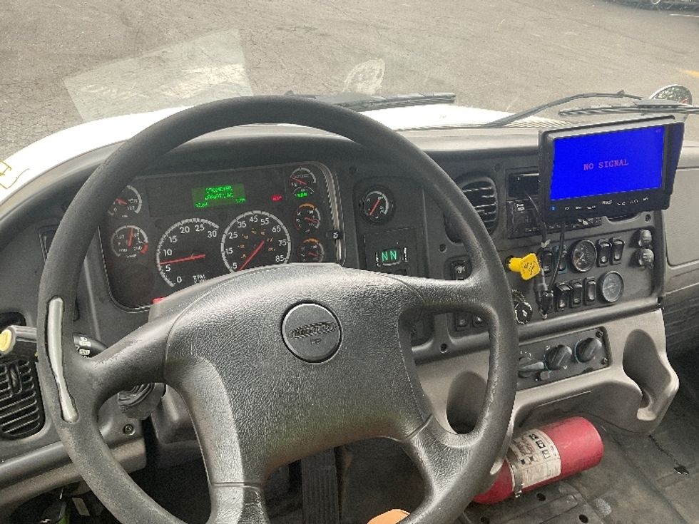 Flatbed Truck-Light and Medium Duty Trucks-Freightliner-2018-M2-Capitol Heights-MD-204,095\n\t\tmiles-$ 61,250 - Image 17