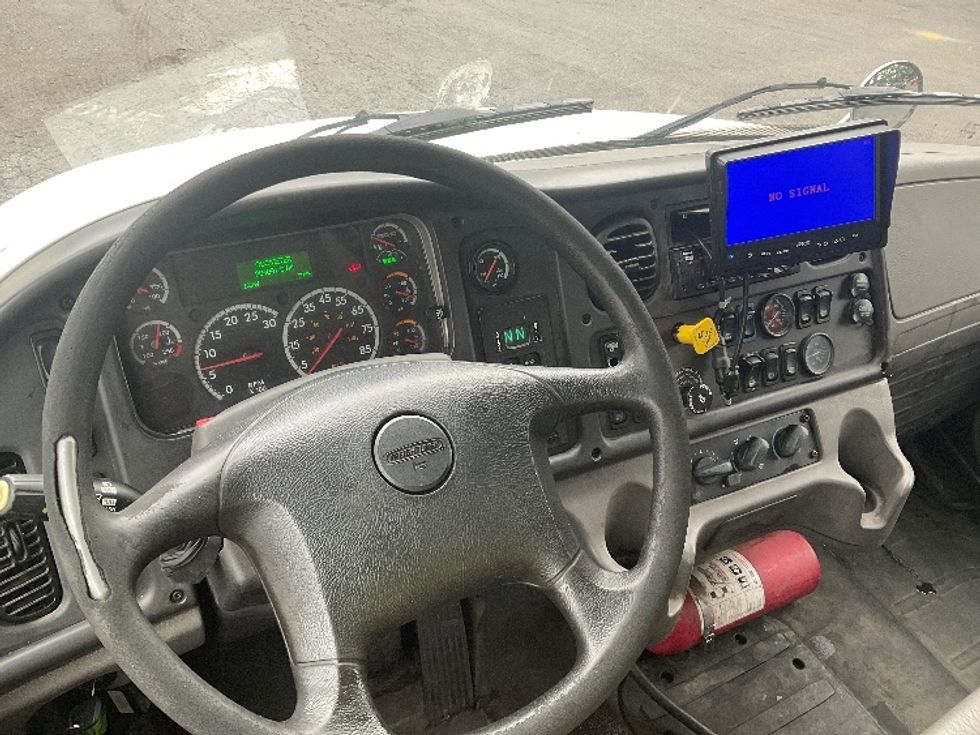 Flatbed Truck-Light and Medium Duty Trucks-Freightliner-2018-M2-Capitol Heights-MD-204,095\n\t\tmiles-$ 61,250 - Image 18