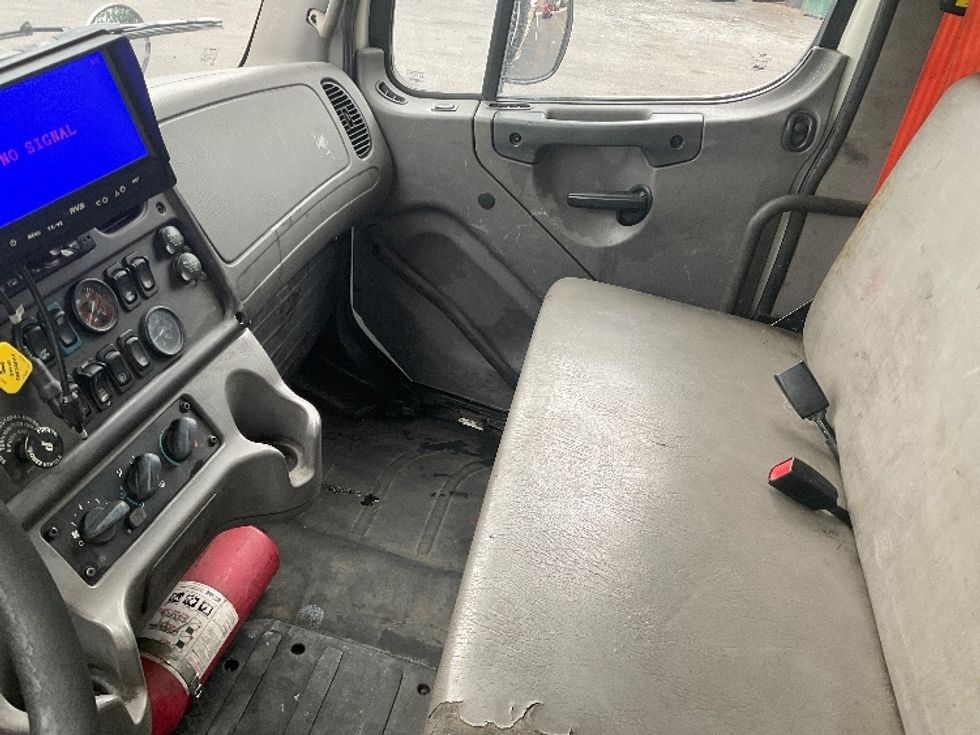 Flatbed Truck-Light and Medium Duty Trucks-Freightliner-2018-M2-Capitol Heights-MD-204,095\n\t\tmiles-$ 61,250 - Image 19