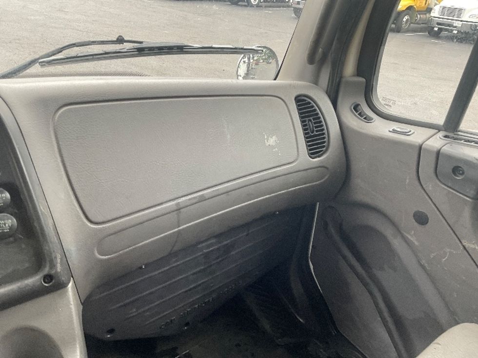 Flatbed Truck-Light and Medium Duty Trucks-Freightliner-2018-M2-Capitol Heights-MD-204,095\n\t\tmiles-$ 61,250 - Image 21