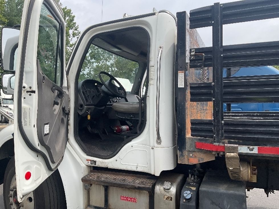 2018 Freightliner M2 106 Medium Duty photo 13