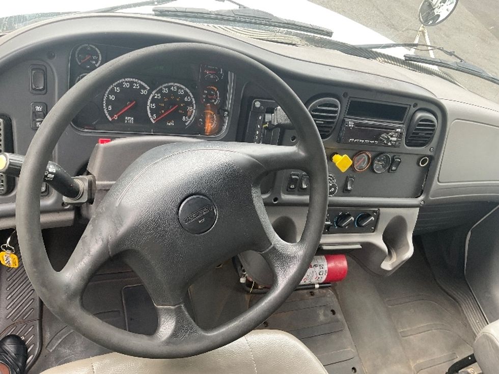 2018 Freightliner M2 106 Medium Duty photo 15