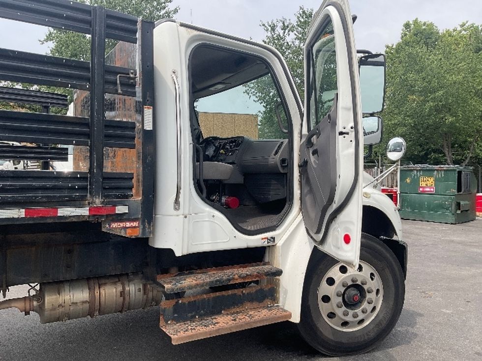 2018 Freightliner M2 106 Medium Duty photo 17
