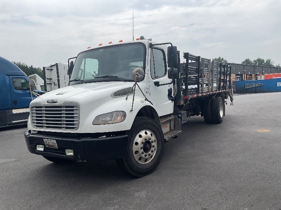 2018 Freightliner M2 106 Medium Duty photo 3
