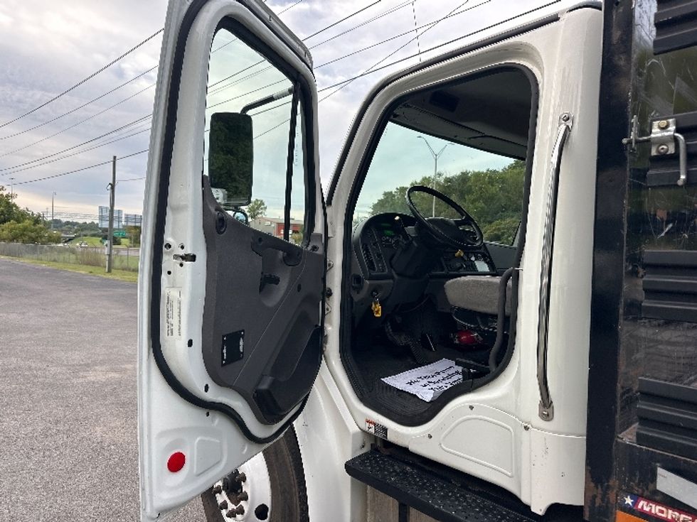 Flatbed Truck-Light and Medium Duty Trucks-Freightliner-2018-M2-Cleveland-TN-70,532\n\t\tmiles-$ 54,250 - Image 16
