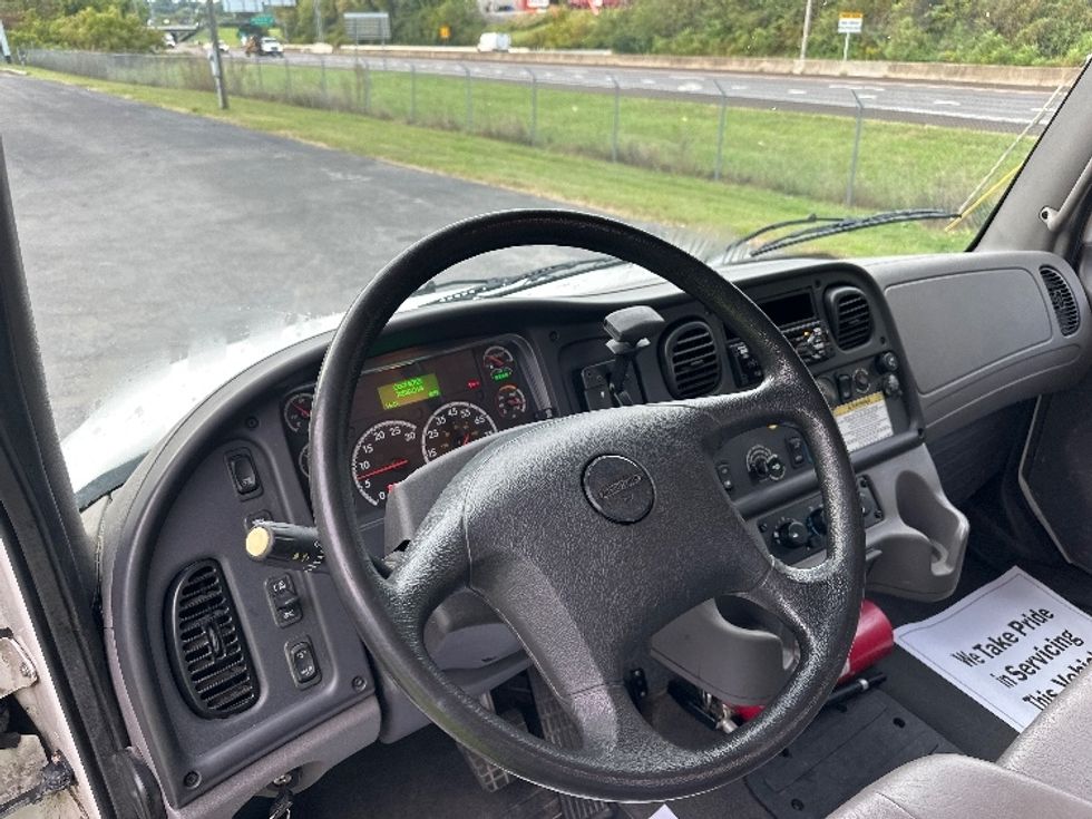 Flatbed Truck-Light and Medium Duty Trucks-Freightliner-2018-M2-Cleveland-TN-70,532\n\t\tmiles-$ 54,250 - Image 17