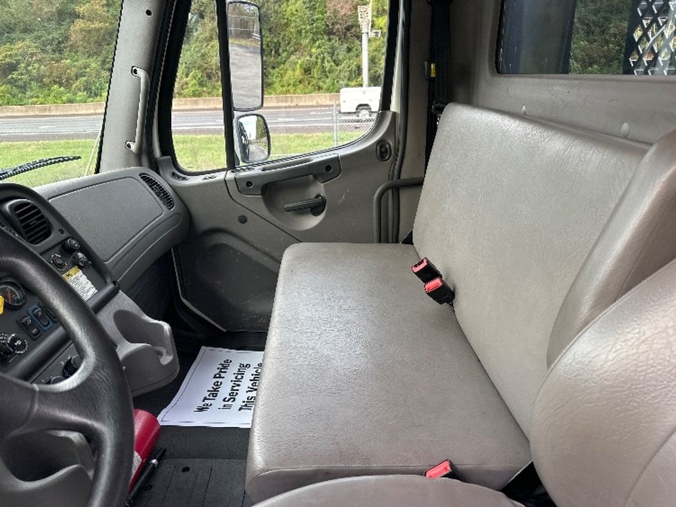 Flatbed Truck-Light and Medium Duty Trucks-Freightliner-2018-M2-Cleveland-TN-70,532\n\t\tmiles-$ 54,250 - Image 19