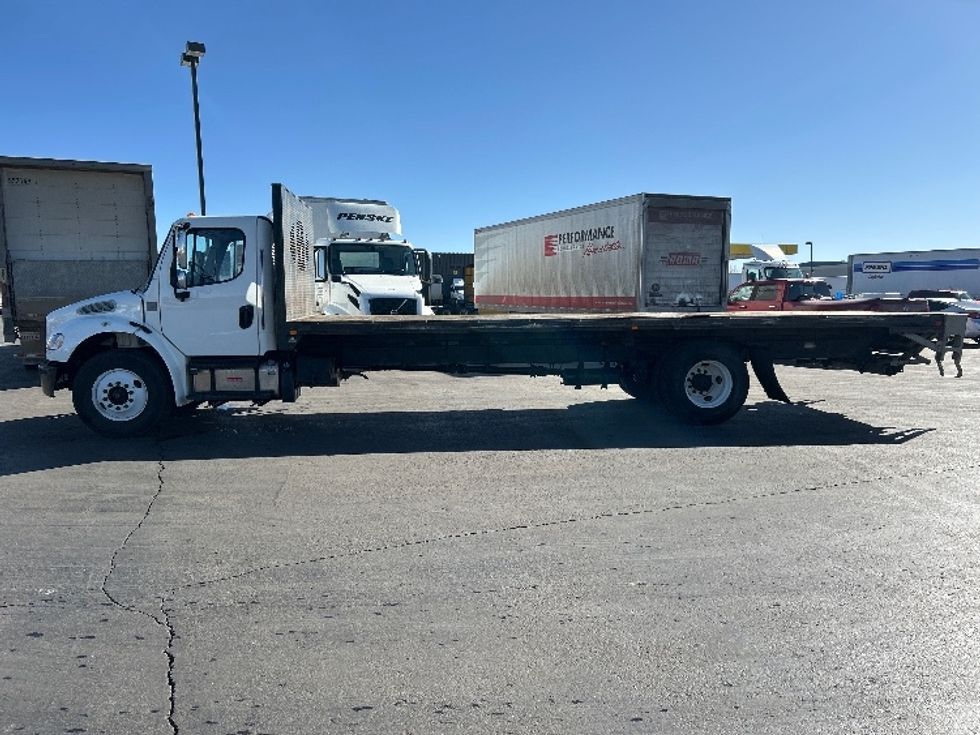 Flatbed Truck-Light and Medium Duty Trucks-Freightliner-2018-M2-Colorado Springs-CO-125,746\n\t\tmiles-$ 56,500 - Image 4