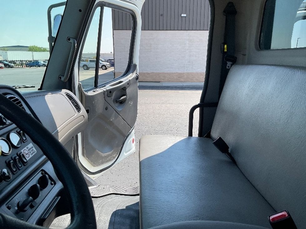 Flatbed Truck-Light and Medium Duty Trucks-Freightliner-2018-M2-Colorado Springs-CO-177,055\n\t\tmiles-$ 50,000 - Image 16