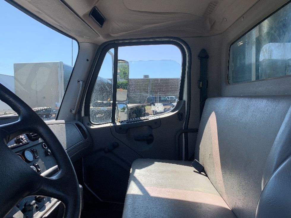 Flatbed Truck-Light and Medium Duty Trucks-Freightliner-2018-M2-Concord-NC-138,650\n\t\tmiles-$ 42,500 - Image 17
