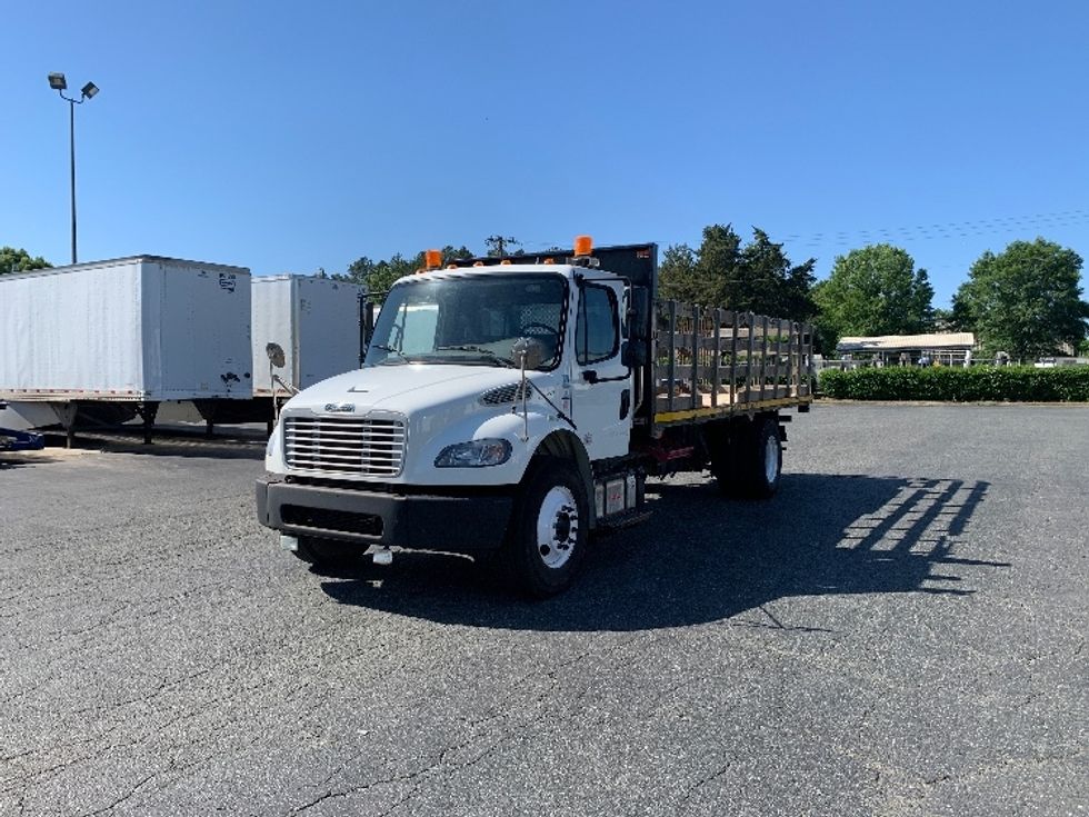 Flatbed Truck-Light and Medium Duty Trucks-Freightliner-2018-M2-Concord-NC-138,650\n\t\tmiles-$ 42,500 - Image 3