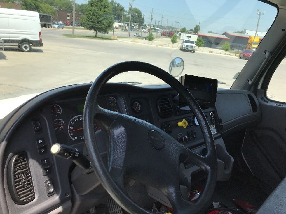 Flatbed Truck-Light and Medium Duty Trucks-Freightliner-2018-M2-Des Moines-IA-174,215\n\t\tmiles-$ 69,500 - Image 14