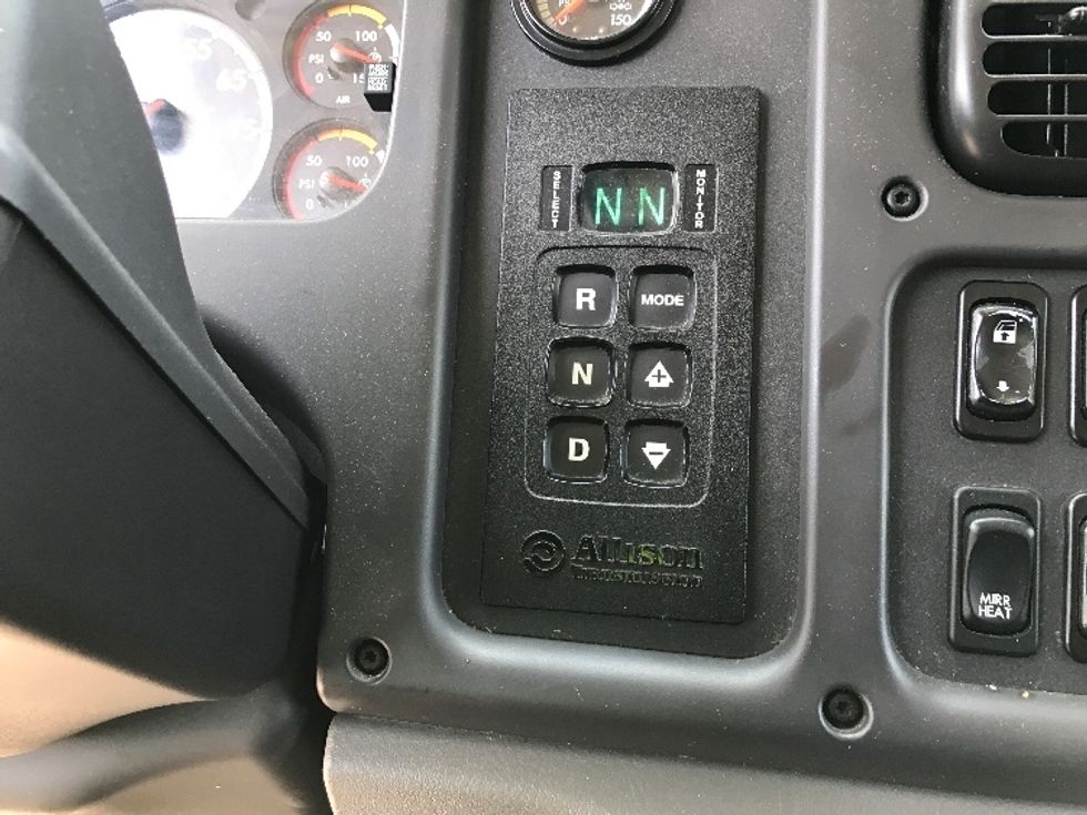 Flatbed Truck-Light and Medium Duty Trucks-Freightliner-2018-M2-Des Moines-IA-174,215\n\t\tmiles-$ 69,500 - Image 22