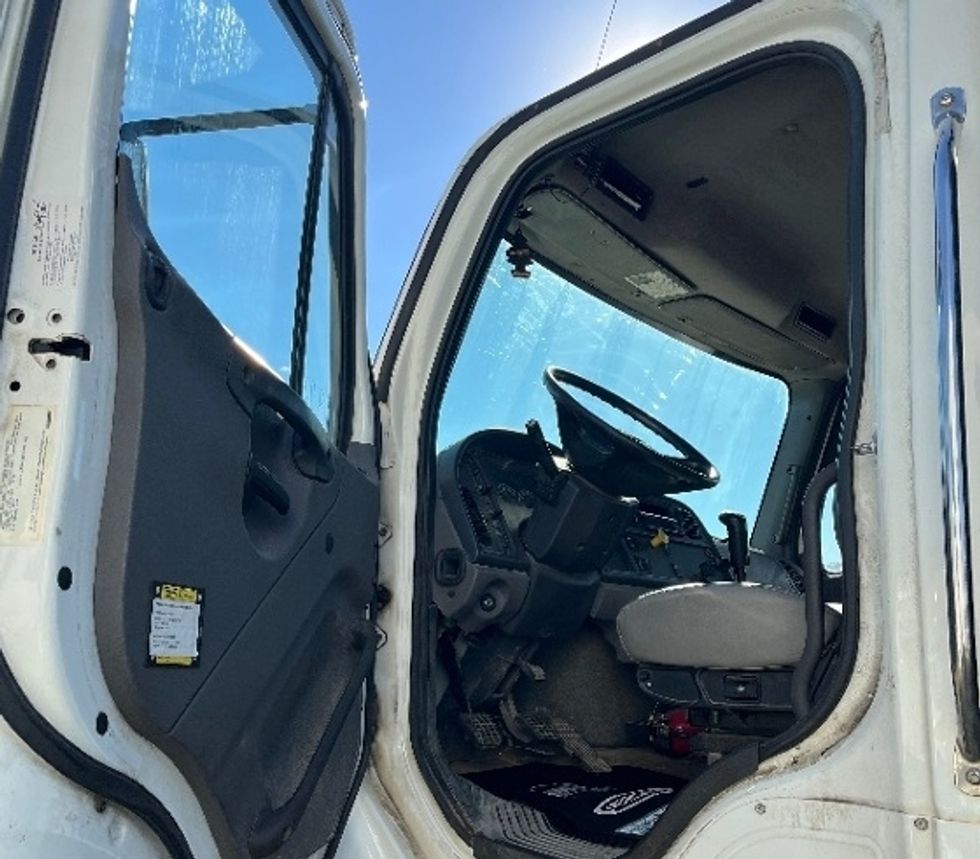 Flatbed Truck-Light and Medium Duty Trucks-Freightliner-2018-M2-Dothan-AL-167,152\n\t\tmiles-$ 57,250 - Image 15