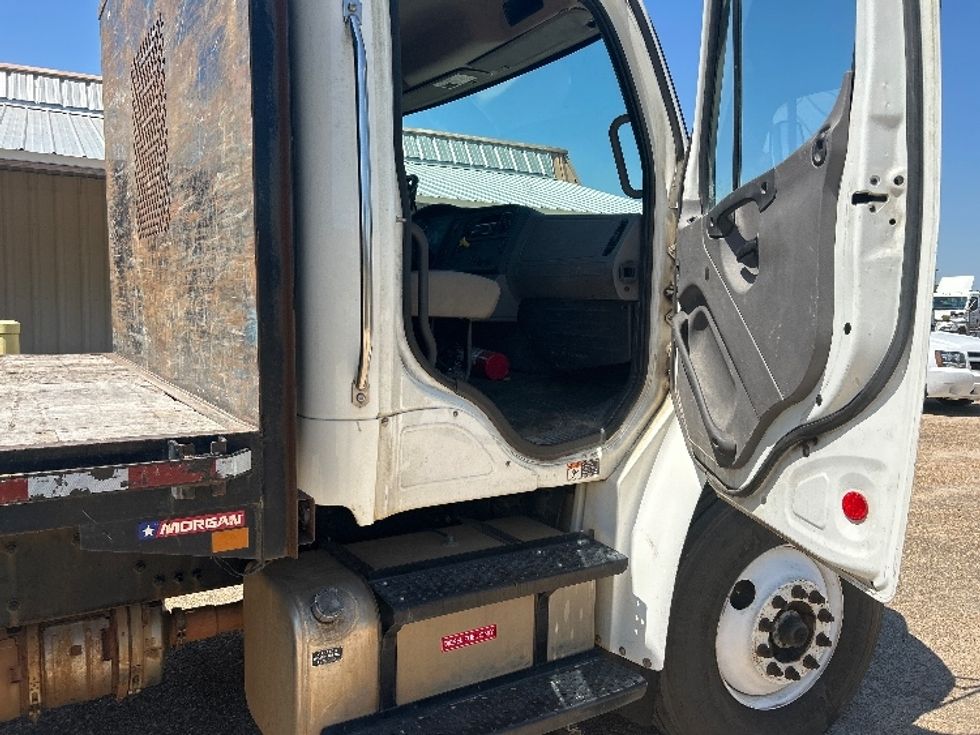 Flatbed Truck-Light and Medium Duty Trucks-Freightliner-2018-M2-Dothan-AL-167,152\n\t\tmiles-$ 57,250 - Image 18