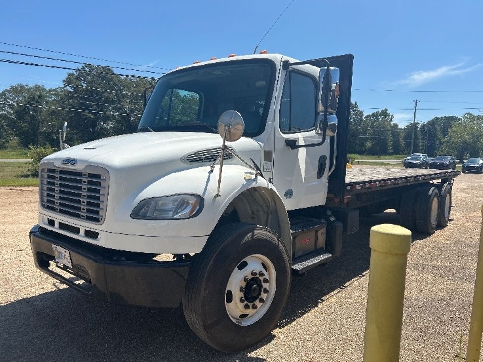 Flatbed Truck-Light and Medium Duty Trucks-Freightliner-2018-M2-Dothan-AL-167,152\n\t\tmiles-$ 57,250 - Image 3