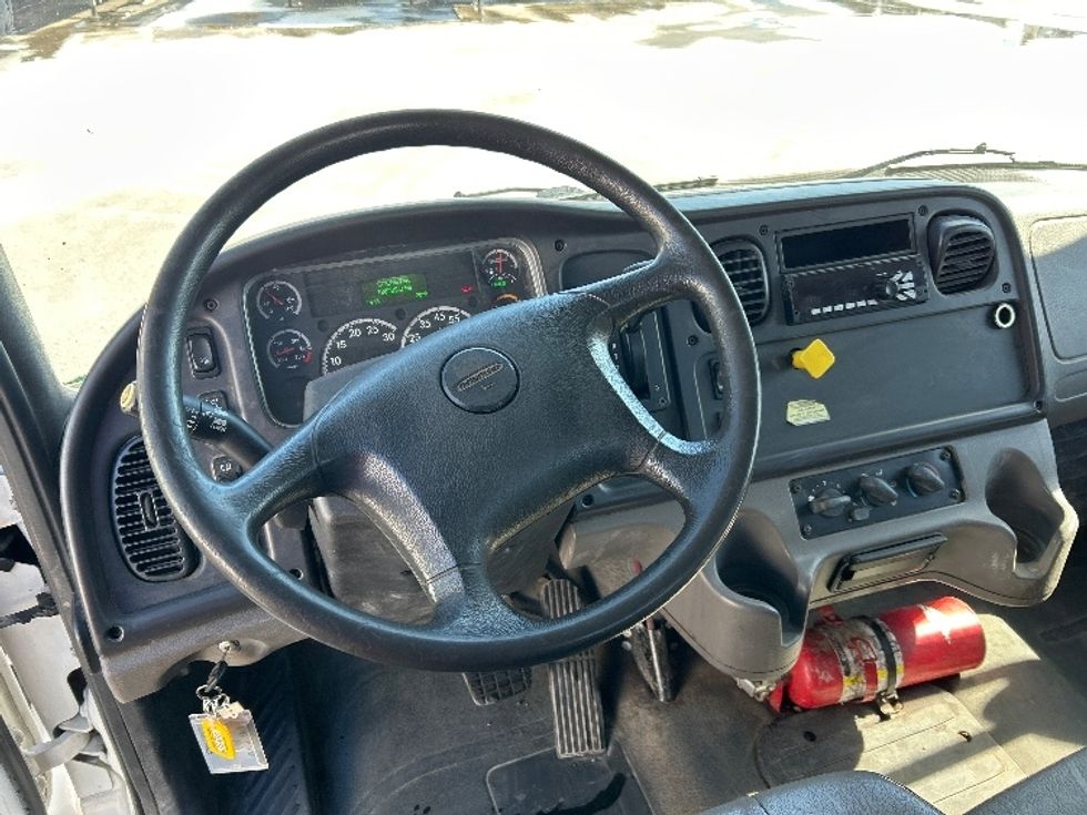 Flatbed Truck-Light and Medium Duty Trucks-Freightliner-2018-M2-East Chicago-IN-136,288\n\t\tmiles-$ 46,500 - Image 14