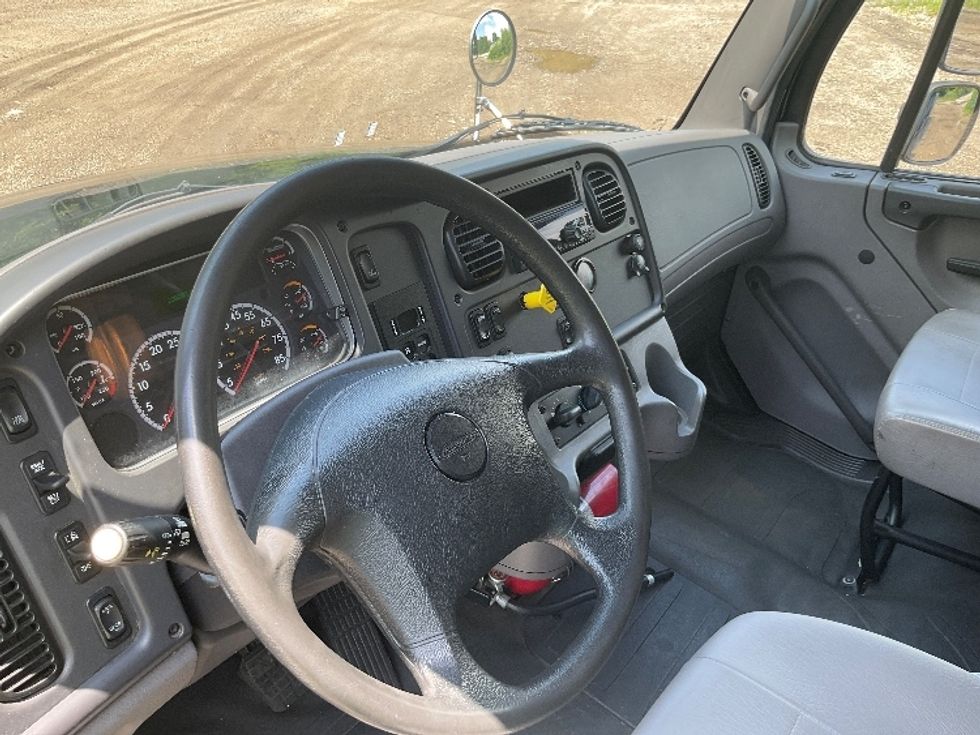 Flatbed Truck-Light and Medium Duty Trucks-Freightliner-2018-M2-East Chicago-IN-289,714\n\t\tmiles-$ 41,000 - Image 16