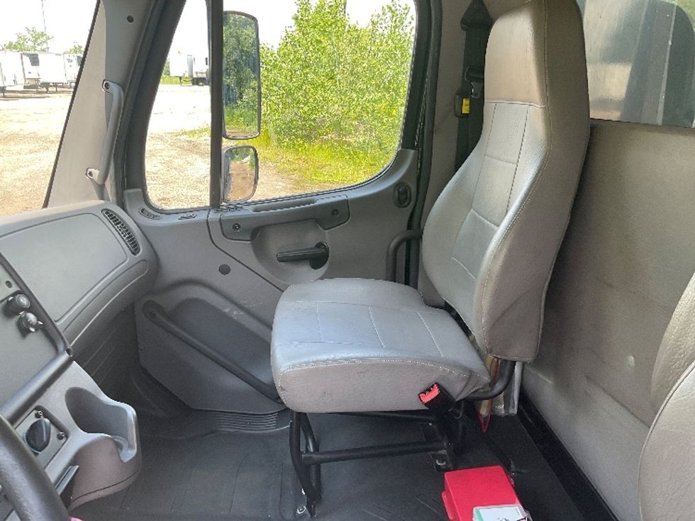 Flatbed Truck-Light and Medium Duty Trucks-Freightliner-2018-M2-East Chicago-IN-289,714\n\t\tmiles-$ 41,000 - Image 18