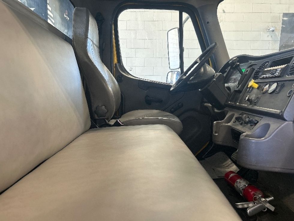 Flatbed Truck-Light and Medium Duty Trucks-Freightliner-2018-M2-Houston-TX-190,442\n\t\tmiles-$ 42,500 - Image 17