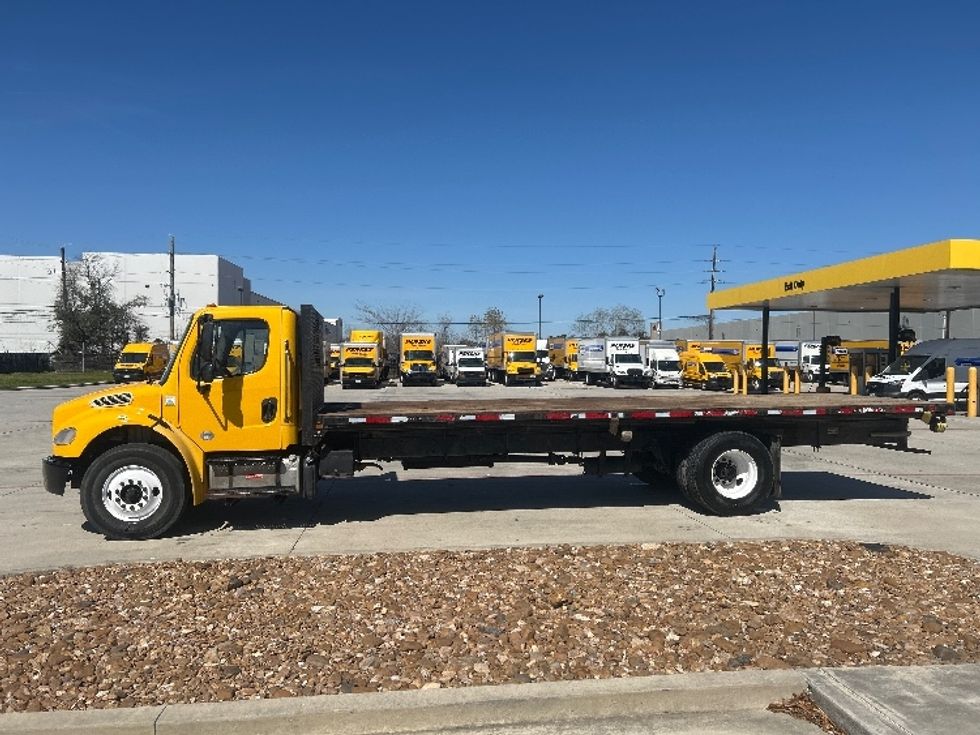 Flatbed Truck-Light and Medium Duty Trucks-Freightliner-2018-M2-Houston-TX-190,442\n\t\tmiles-$ 42,500 - Image 4