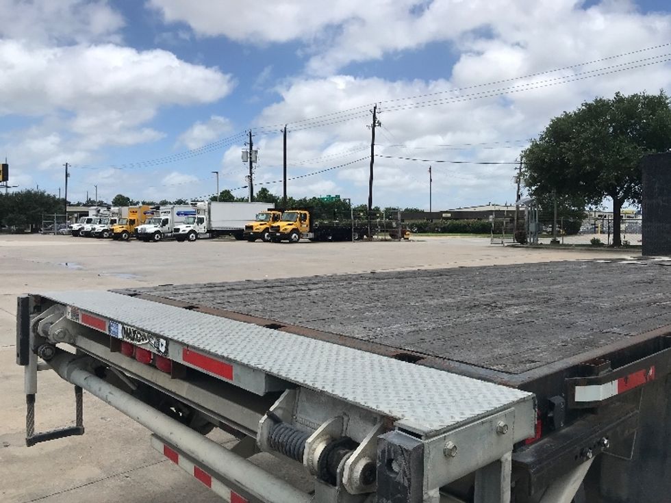 Flatbed Truck-Light and Medium Duty Trucks-Freightliner-2018-M2-Houston-TX-78,122\n\t\tmiles-$ 52,250 - Image 10