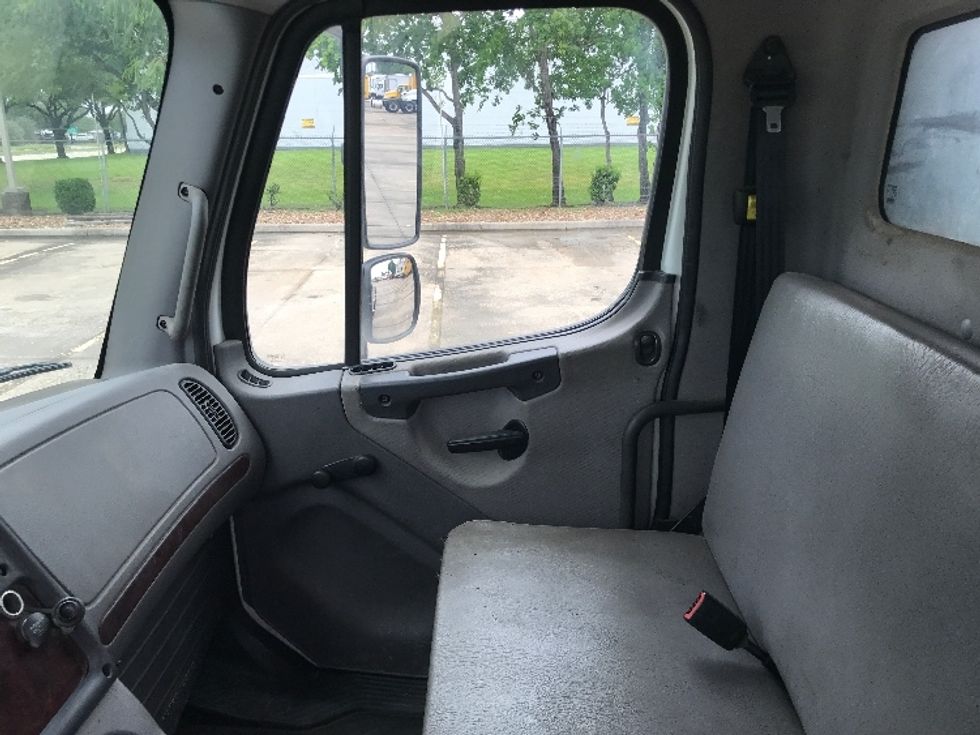 Flatbed Truck-Light and Medium Duty Trucks-Freightliner-2018-M2-Houston-TX-78,122\n\t\tmiles-$ 52,250 - Image 17