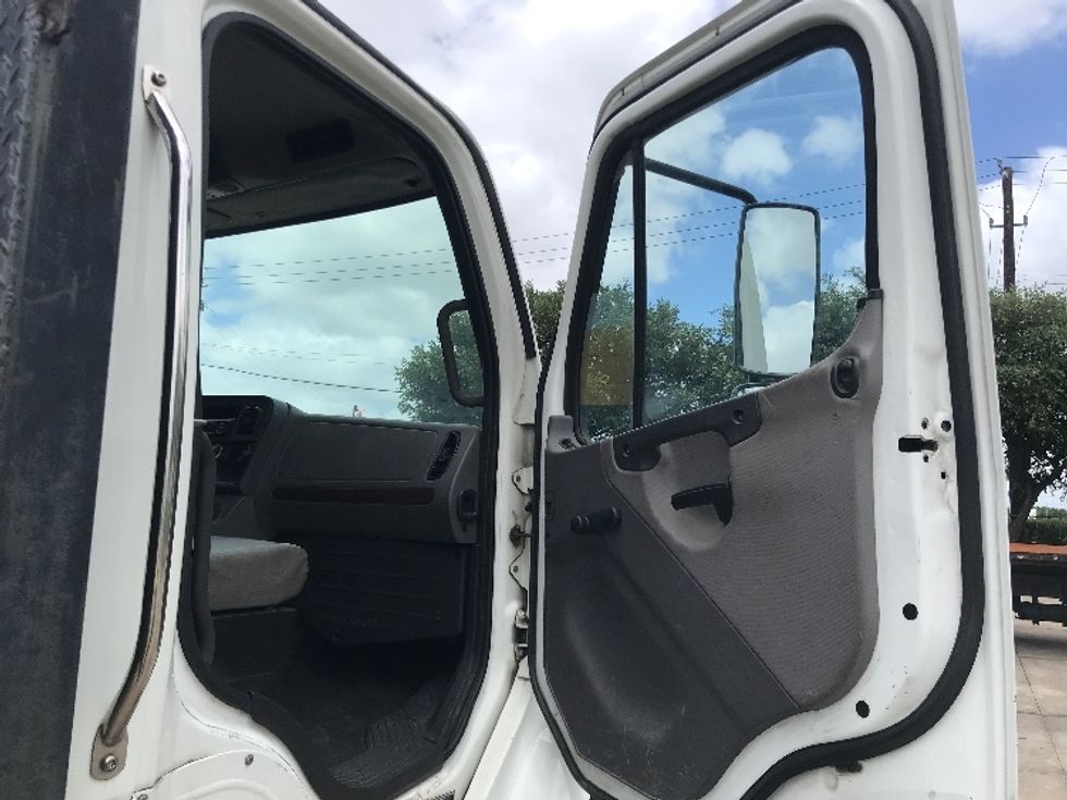Flatbed Truck-Light and Medium Duty Trucks-Freightliner-2018-M2-Houston-TX-78,122\n\t\tmiles-$ 52,250 - Image 18